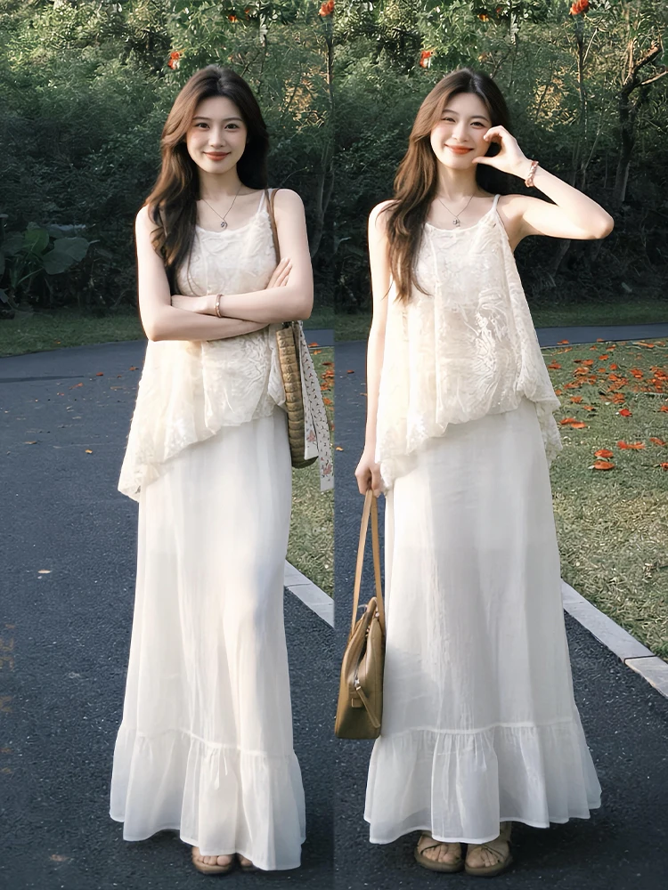 Korean Style Pure Desire Lace Halter Top And Skirt Set Women's Summer Fashion Set High Waist Long Skirt Comfortable Loose Fit
Korean Style Pure Desire Lace Halter Top And Skirt Set Women's Summer Fashion Set High Waist Long Skirt Comfortable Loose Fit
