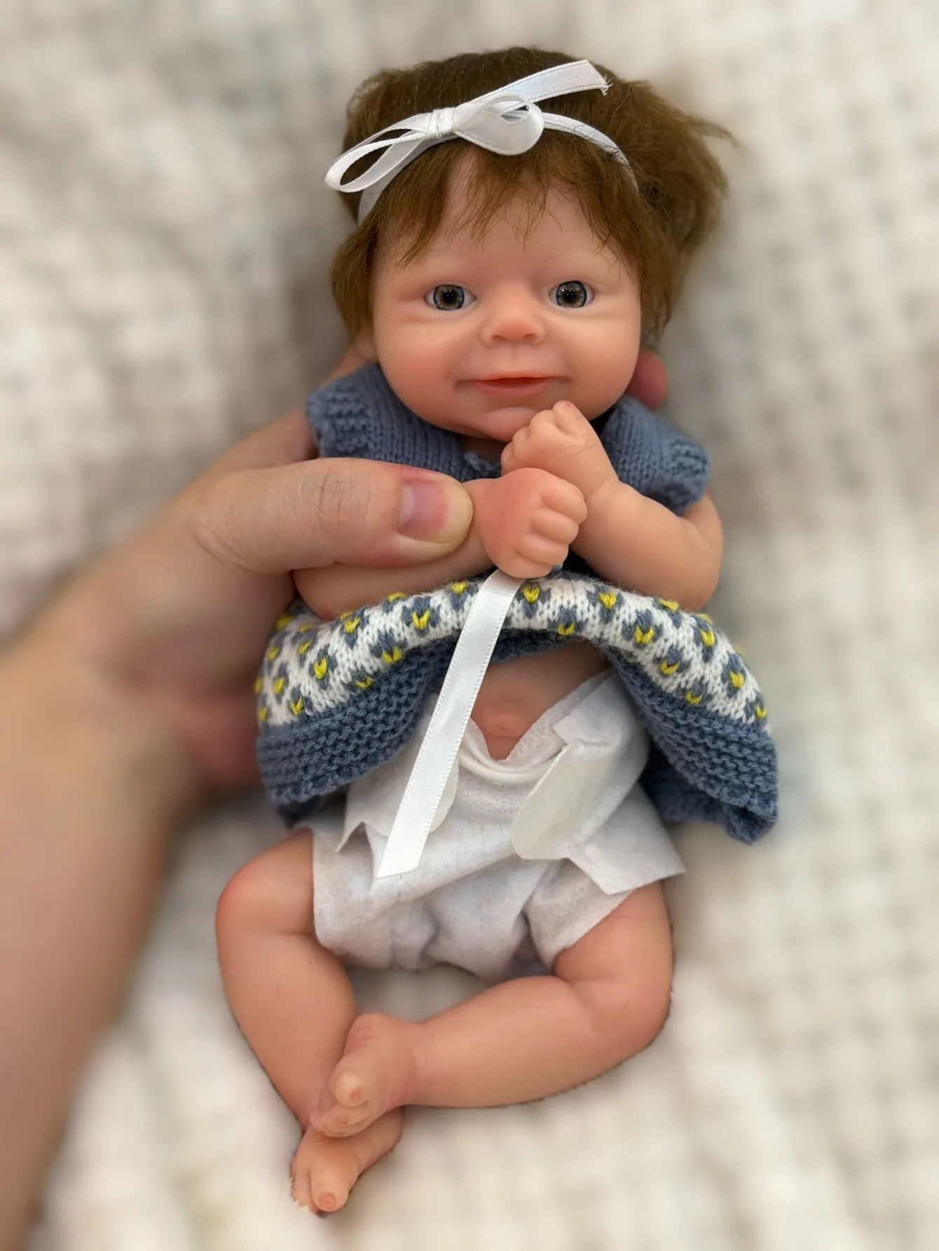 10-Inch Full Silicone Reborn Girl Doll - Awake Lifelike Newborn Bebé | Perfect Birthday Gift for Kids
10-Inch Full Silicone Reborn Girl Doll - Awake Lifelike Newborn Bebé | Perfect Birthday Gift for Kids