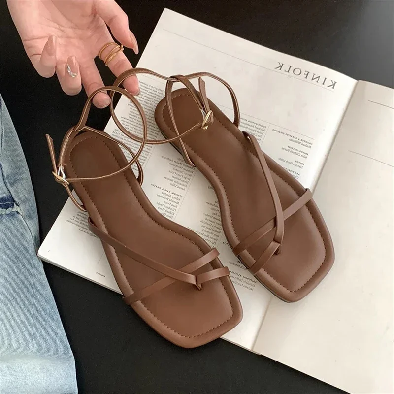 Summer and Autumn Season Wearing French Style Dress with Roman Shoes Flat Fairy Style Straight Strap Sandals for Women
Summer and Autumn Season Wearing French Style Dress with Roman Shoes Flat Fairy Style Straight Strap Sandals for Women