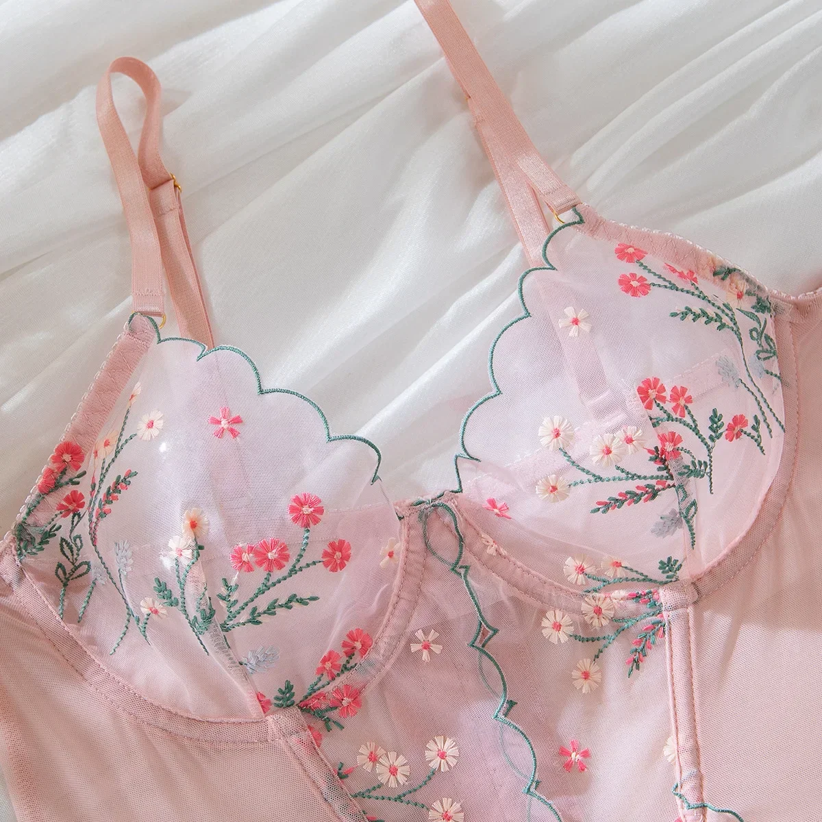 Pink Sweet Floral Embroidered Lingerie Set Women Pure Desire Exotic Apparel Suit Female Sexy Mesh Perspective Fishbone Underwear
Pink Sweet Floral Embroidered Lingerie Set Women Pure Desire Exotic Apparel Suit Female Sexy Mesh Perspective Fishbone Underwear