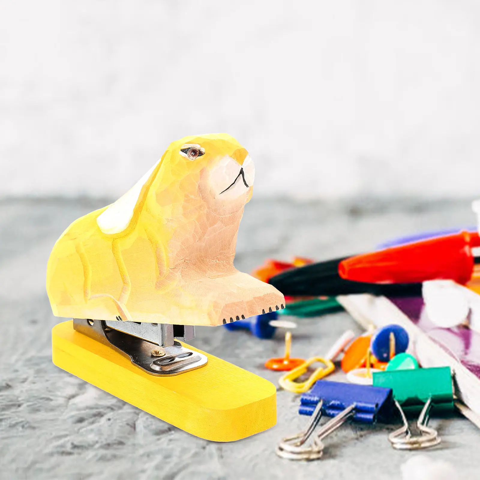 Деревянный степлер в форме животного, прочный настольный степлер для школы и офиса, привлекательный декоративный степлер с милым деревянным резьбовым узором
Деревянный степлер в форме животного, прочный настольный степлер для школы и офиса, привлекательный декоративный степлер с милым деревянным резьбовым узором