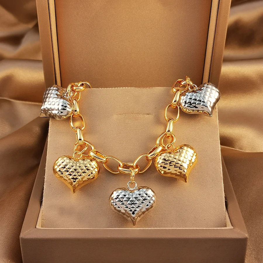9999 gold Middle East luxury casual style = White K Malaysian influencer best-selling heart-shaped bracelet
9999 gold Middle East luxury casual style = White K Malaysian influencer best-selling heart-shaped bracelet