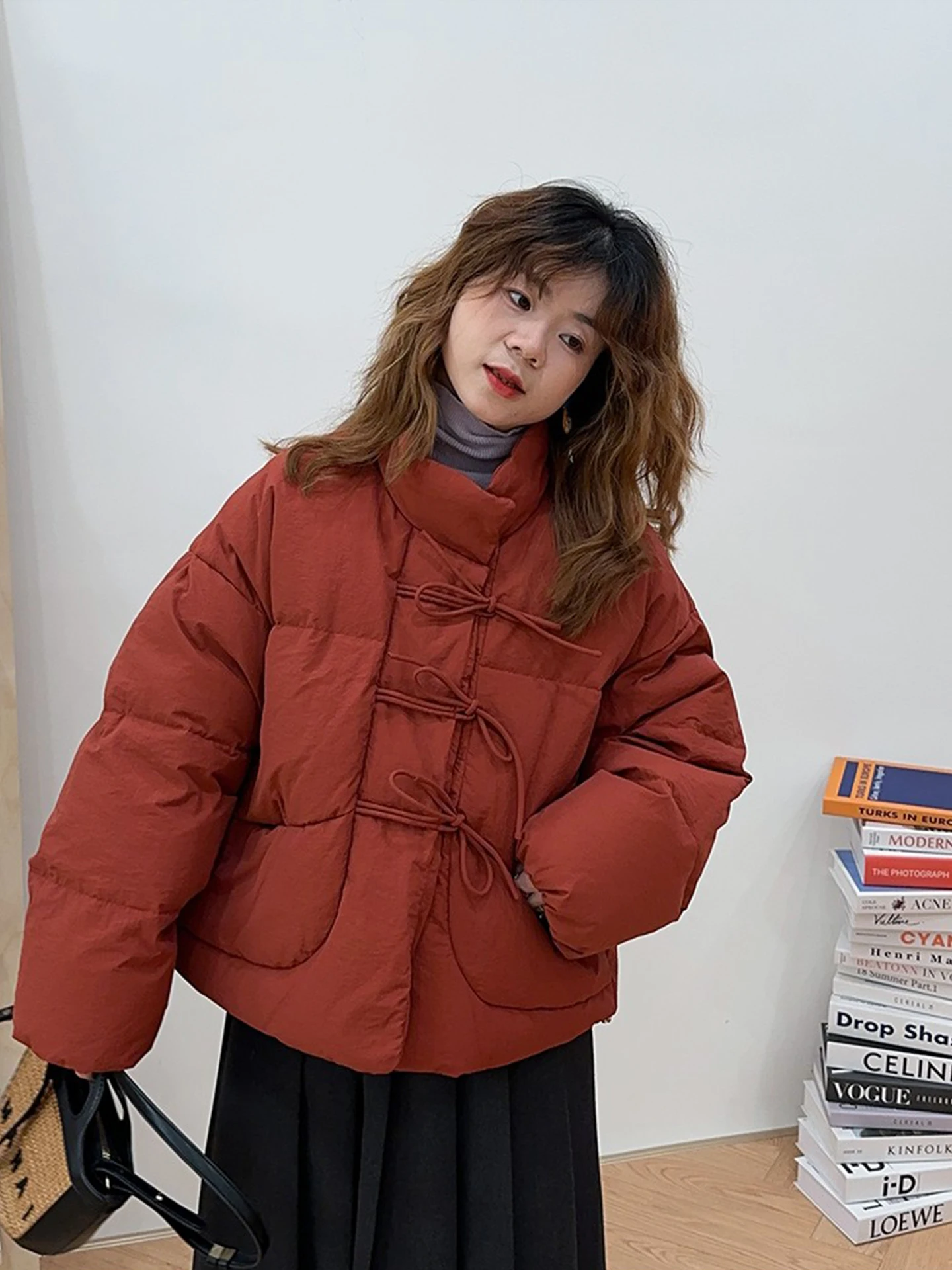 Thiened White Du Down Puffer Jaet с воротником-стойкой и узлом, новый зимний китайский скорпион в бутылке с водой
Thiened White Du Down Puffer Jaet с воротником-стойкой и узлом, новый зимний китайский скорпион в бутылке с водой