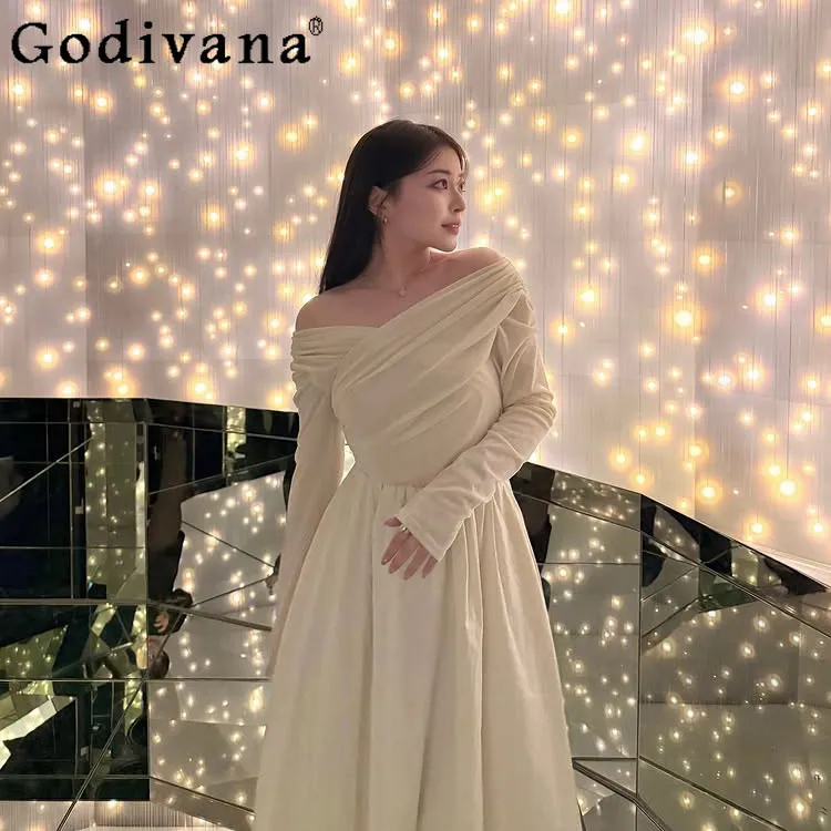 2026 Spring Japan Style Sweet Velvet Patchwork Long Sleeve Dress Women's High Waist Slim Elegant Off-Shoulder V-Neck Long Dress
2026 Spring Japan Style Sweet Velvet Patchwork Long Sleeve Dress Women's High Waist Slim Elegant Off-Shoulder V-Neck Long Dress