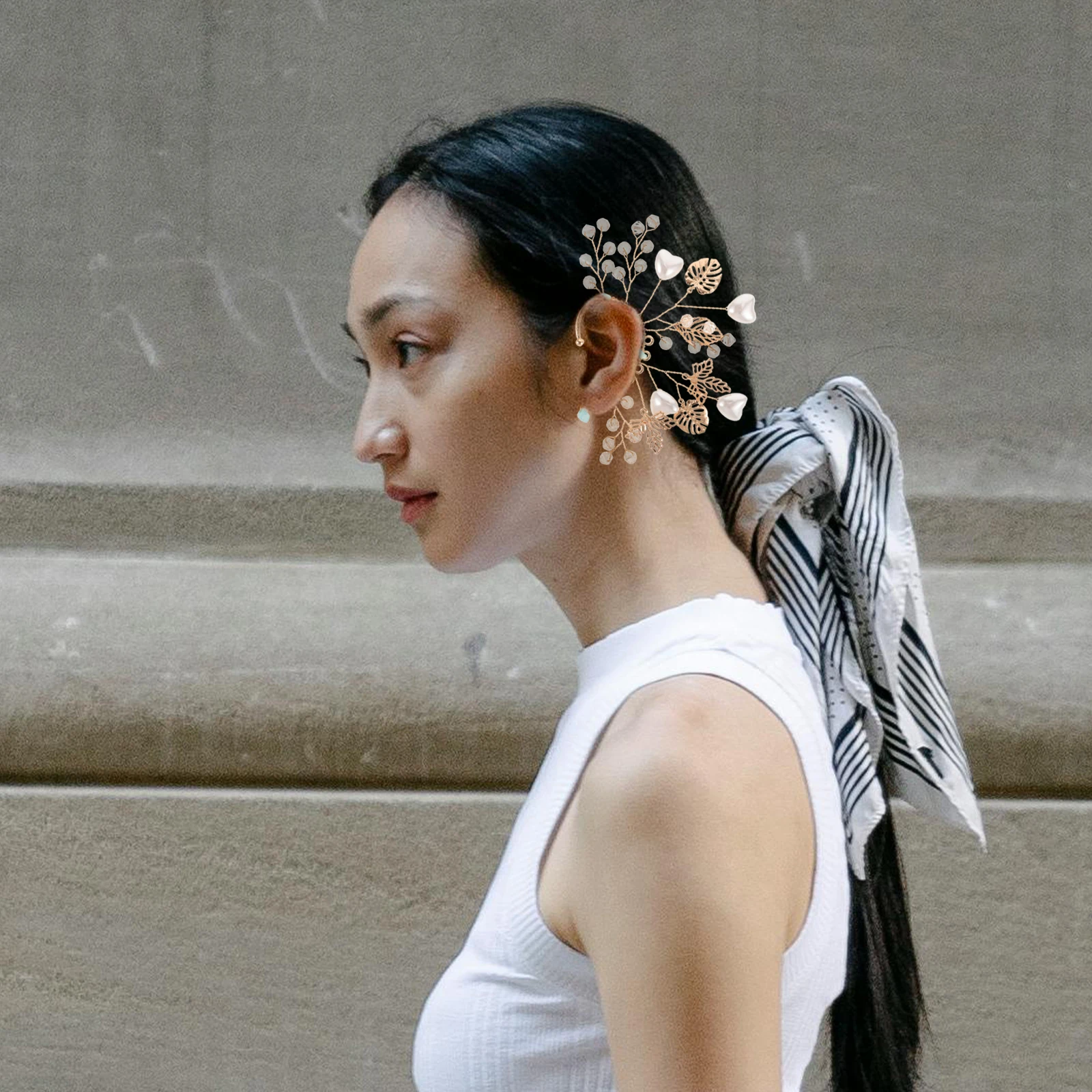 Light Luxury Bone Clips Zinc Alloy Cuff Earrings Pretty Earrings For Women Women Crystal Leaf Hair Styling Accessories
Light Luxury Bone Clips Zinc Alloy Cuff Earrings Pretty Earrings For Women Women Crystal Leaf Hair Styling Accessories