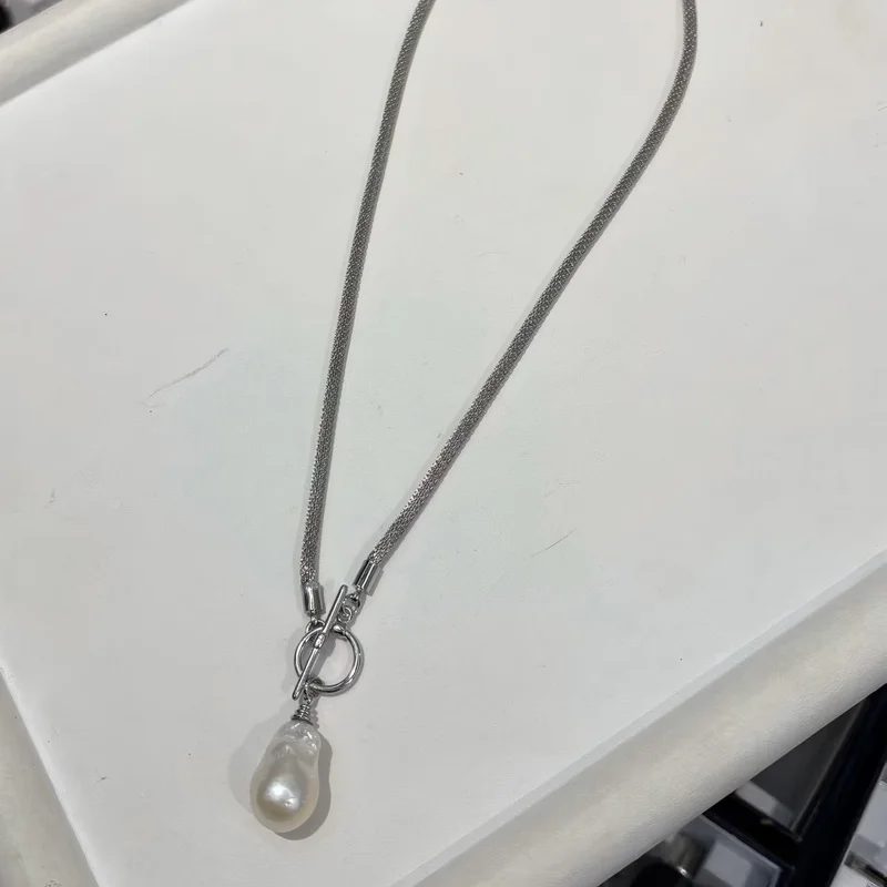 French Vintage Baroque Pearl Pendant Necklace Women Silver Color Toggle Clasp Mesh Chain Minimalist Jewelry Mother's Day Gift
French Vintage Baroque Pearl Pendant Necklace Women Silver Color Toggle Clasp Mesh Chain Minimalist Jewelry Mother's Day Gift