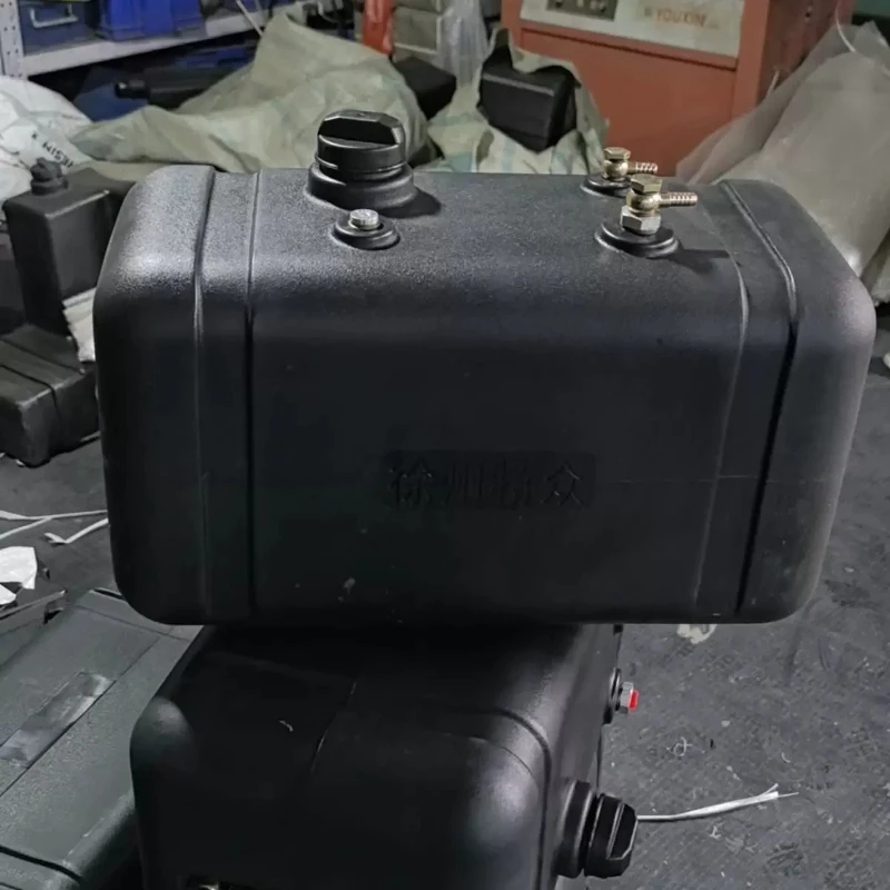Tractor refueling modified plastic fuel tank, plastic fuel tank agricultural vehicle
Tractor refueling modified plastic fuel tank, plastic fuel tank agricultural vehicle