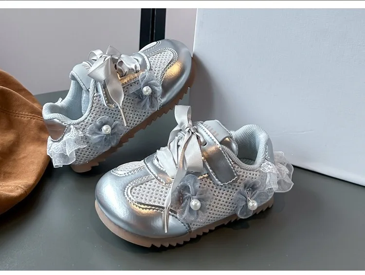 Girls fashion versatile sneakers 2026 summer new casual non-slip sneakers beautiful women's running shoes shoes for girls
Girls fashion versatile sneakers 2026 summer new casual non-slip sneakers beautiful women's running shoes shoes for girls