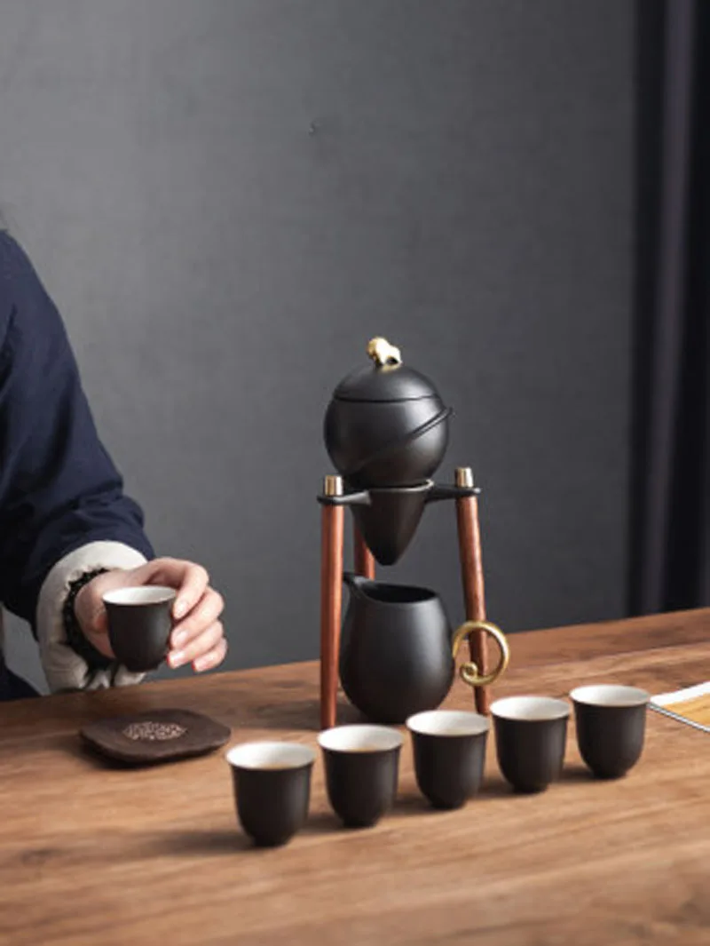 Автоматический бытовой чайный сервиз Ленивый заварочный чайный сервиз кунг-фу в подарочной упаковке
Автоматический бытовой чайный сервиз Ленивый заварочный чайный сервиз кунг-фу в подарочной упаковке