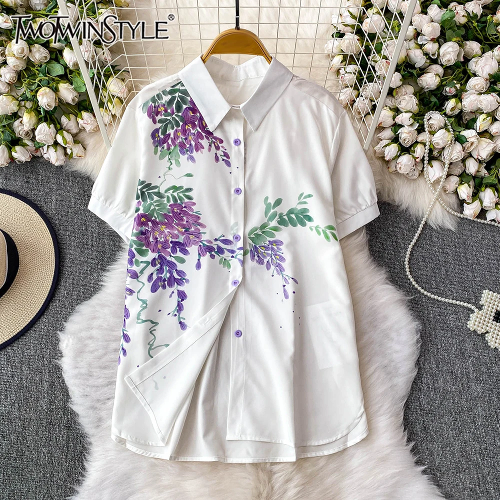 TWOTWINSTYLE Casual Loose Printing Spliced Button Blouses For Women Laple Short Sleeve Temperament Shirts Female New KBL541696
TWOTWINSTYLE Casual Loose Printing Spliced Button Blouses For Women Laple Short Sleeve Temperament Shirts Female New KBL541696