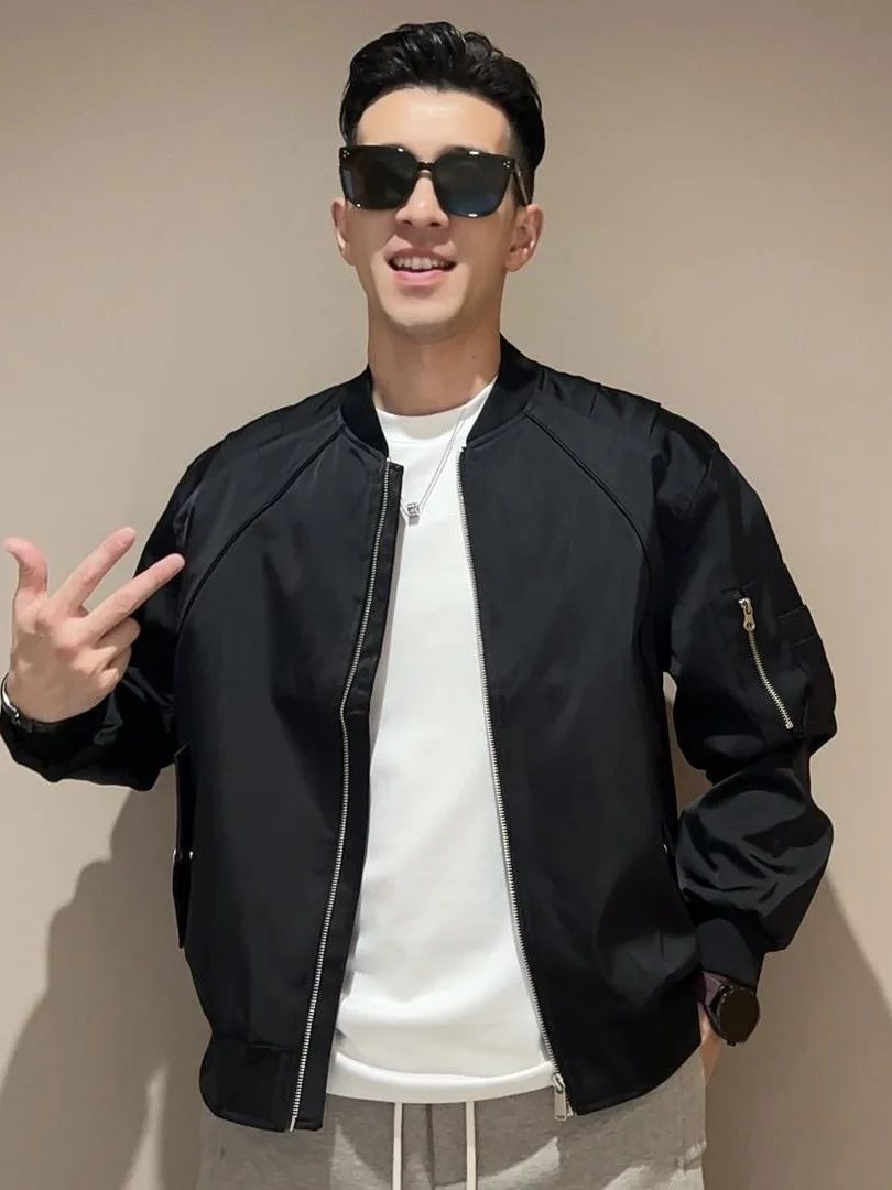Повседневный мужской пилотный джет с бейсбольным воротником, модный универсальный корейский простой полиэстер, длинная застежка-молния
Повседневный мужской пилотный джет с бейсбольным воротником, модный универсальный корейский простой полиэстер, длинная застежка-молния
