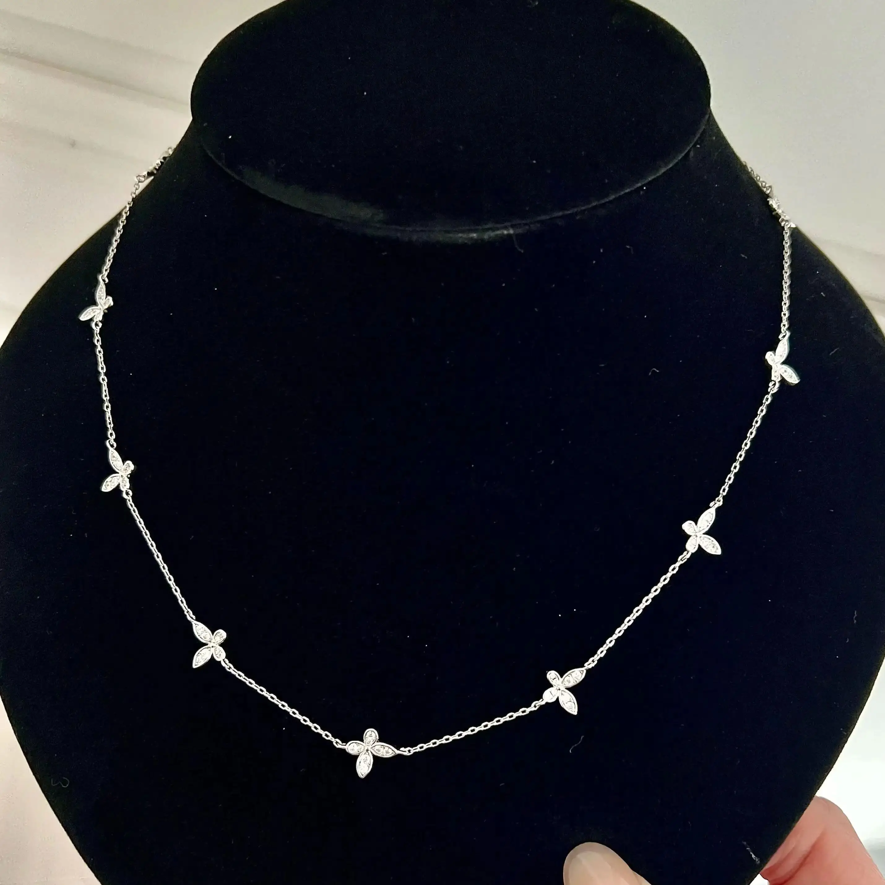 Супер красивое роскошное длинное ожерелье с бабочкой 11, модное женское ожерелье из чистого серебра, высокое качество, 5А, циркон, очаровательный подарок на вечеринку
Супер красивое роскошное длинное ожерелье с бабочкой 11, модное женское ожерелье из чистого серебра, высокое качество, 5А, циркон, очаровательный подарок на вечеринку