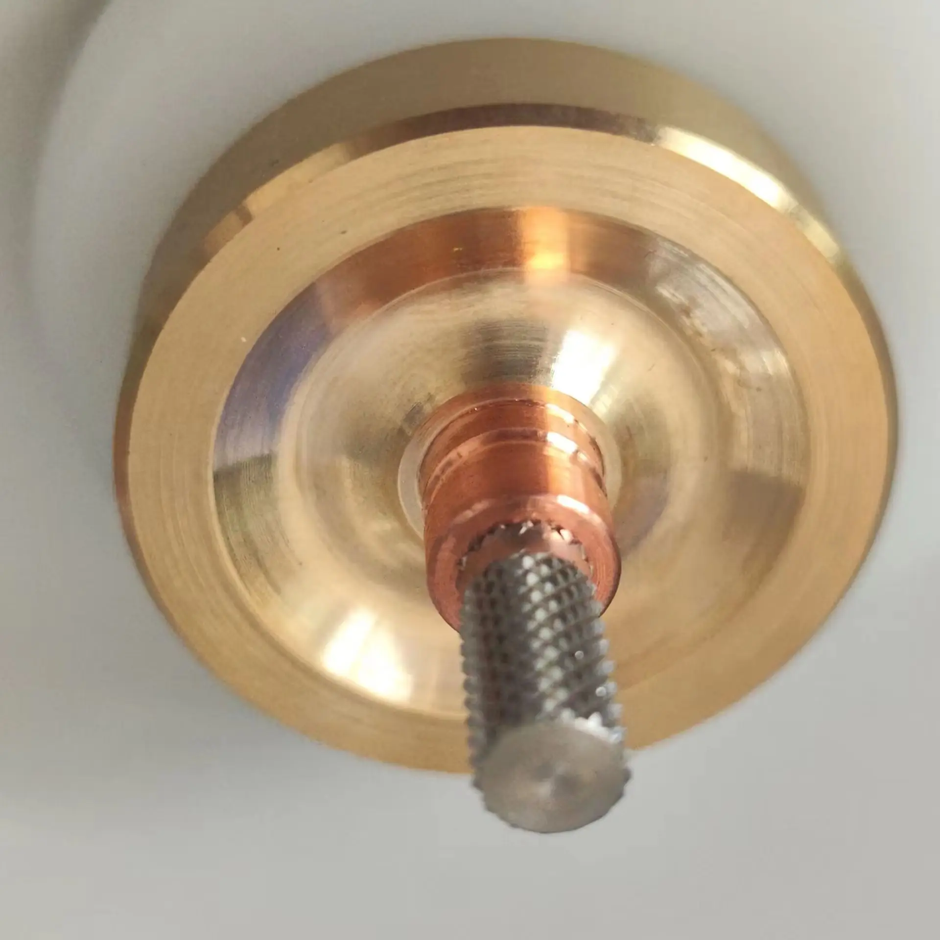 New 1PC Brass Hand Twisting Spinning Top Gyro Gyroscope Collection Spinner Toys EDC Decompression Toy
New 1PC Brass Hand Twisting Spinning Top Gyro Gyroscope Collection Spinner Toys EDC Decompression Toy