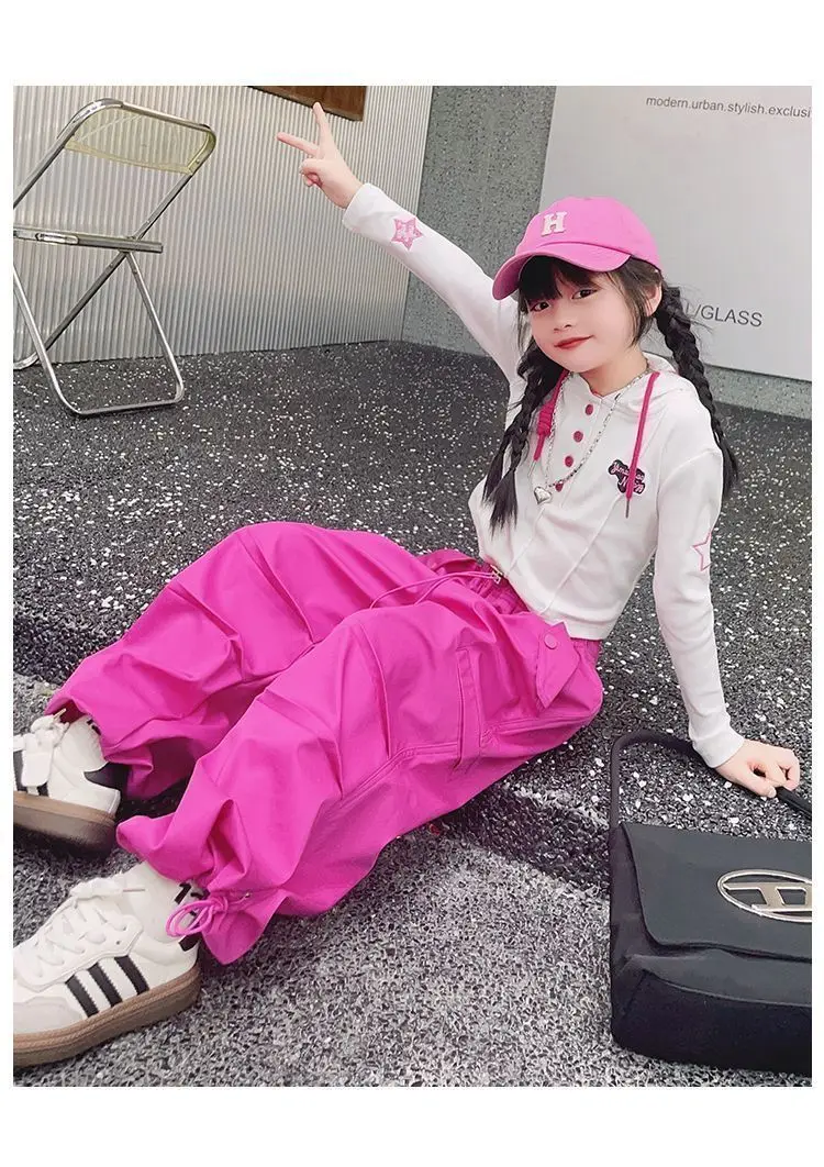 Girls' Autumn Outfit 2025 New Korean Style Children's Cargo Pants Spring and Autumn Trendy Fashion for Girls
Girls' Autumn Outfit 2025 New Korean Style Children's Cargo Pants Spring and Autumn Trendy Fashion for Girls