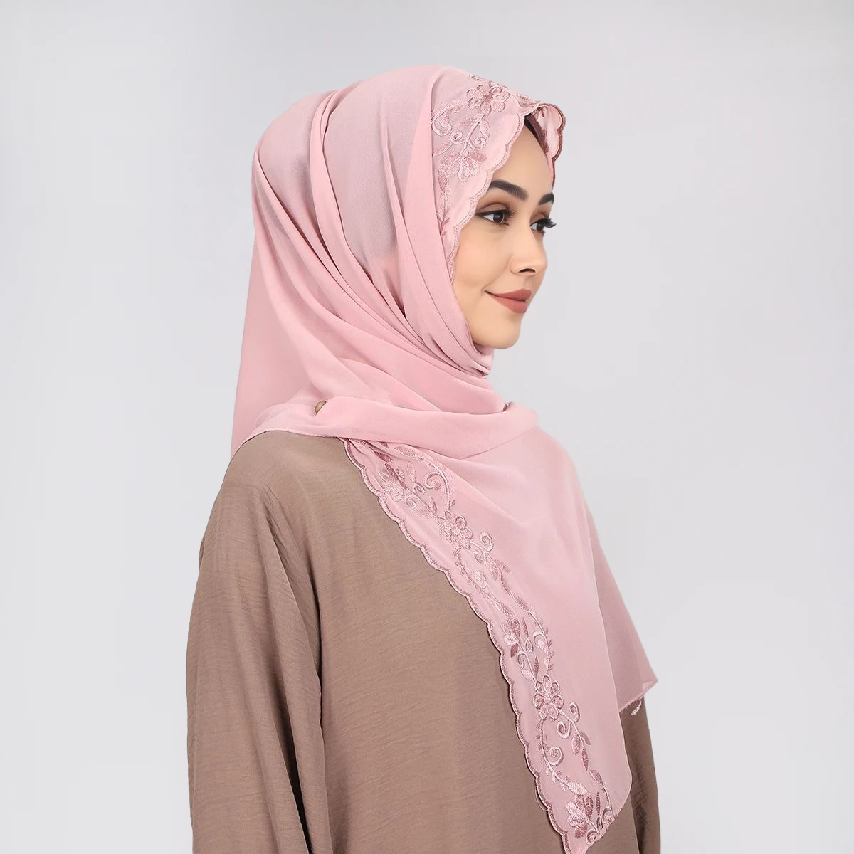 Elegant Embroidery Edge Chiffon Hijab Scarf Muslim Solid Plain Premium Chiffon Hijab Shawl Women Fashion Lace Headscarf Turban
Elegant Embroidery Edge Chiffon Hijab Scarf Muslim Solid Plain Premium Chiffon Hijab Shawl Women Fashion Lace Headscarf Turban