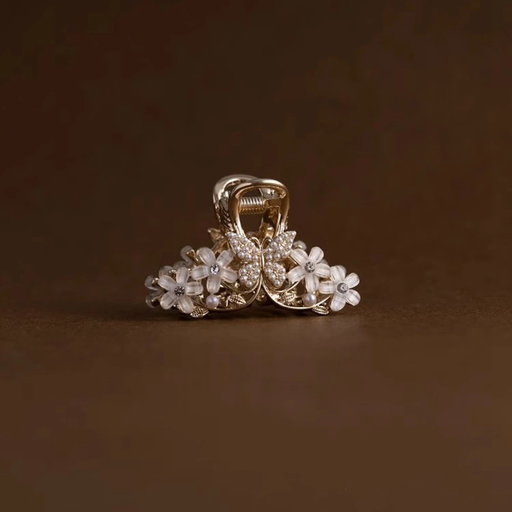 New Women Butterfly Pearl Hair Claws Rhinestone Clip Simple Ponytail Hairpins Girls Hair Accessories
New Women Butterfly Pearl Hair Claws Rhinestone Clip Simple Ponytail Hairpins Girls Hair Accessories