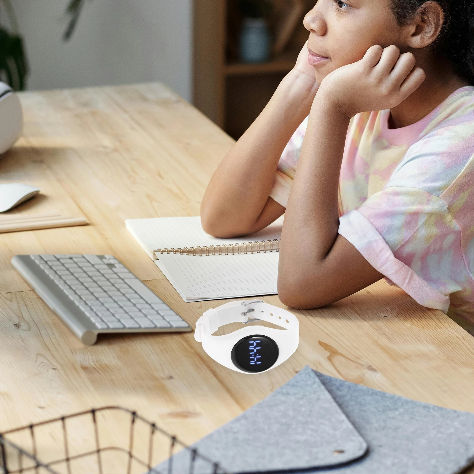 Smart Vibration Band Waterproof Digital Watch For Kids Children Sports Wrist Watch Students Plastic Smartwatch
Smart Vibration Band Waterproof Digital Watch For Kids Children Sports Wrist Watch Students Plastic Smartwatch