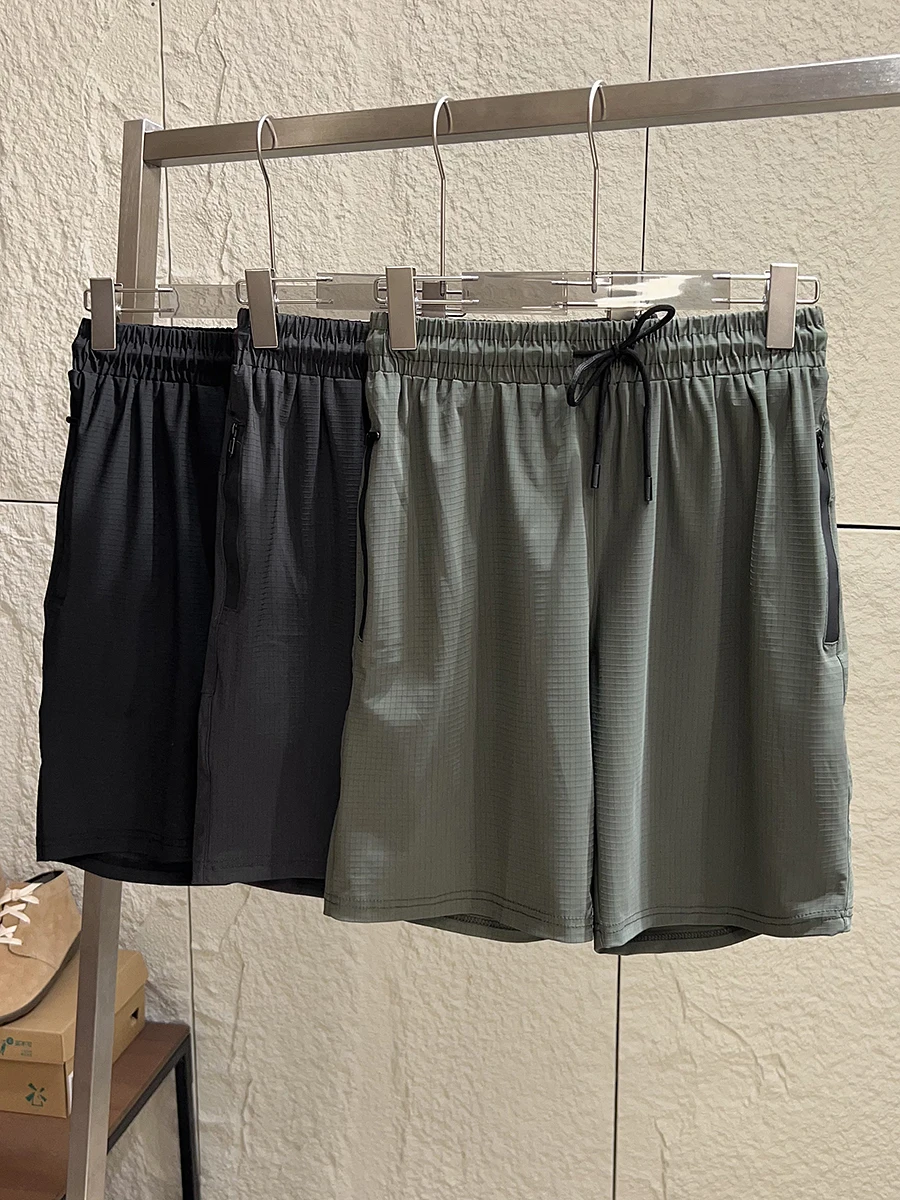 Cool Feeling Ice Silk Plaid Laser Perforated Summer Men's Quick Dry Breathable Outdoor Sports Casual Shorts Polyester Fiber S...
Cool Feeling Ice Silk Plaid Laser Perforated Summer Men's Quick Dry Breathable Outdoor Sports Casual Shorts Polyester Fiber S...