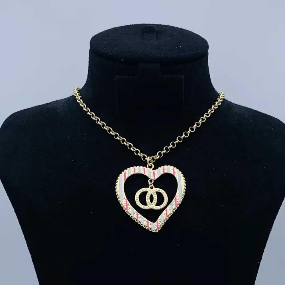 2025 Hot-selling New Double C Letter Necklace Female Internet Celebrity Retro Necklace
2025 Hot-selling New Double C Letter Necklace Female Internet Celebrity Retro Necklace