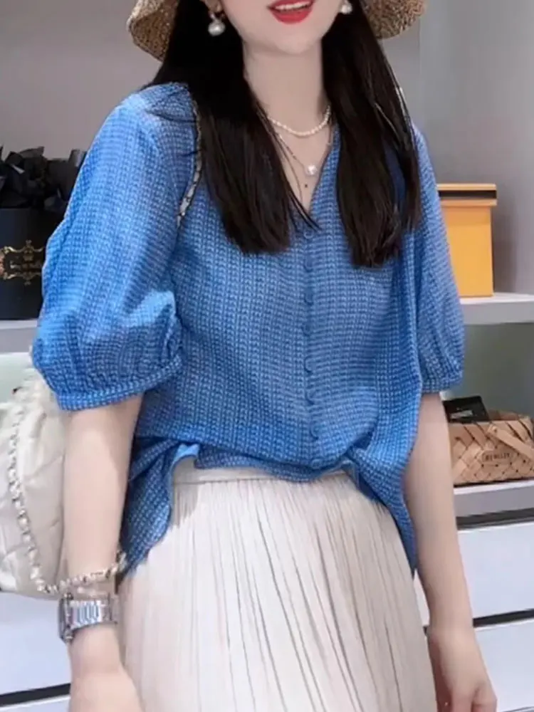 Ele ort Sve Chiffon irt Women's Button Design Summer Faionable Overhead Korean Sle Straight Cut Silk Top
Ele ort Sve Chiffon irt Women's Button Design Summer Faionable Overhead Korean Sle Straight Cut Silk Top