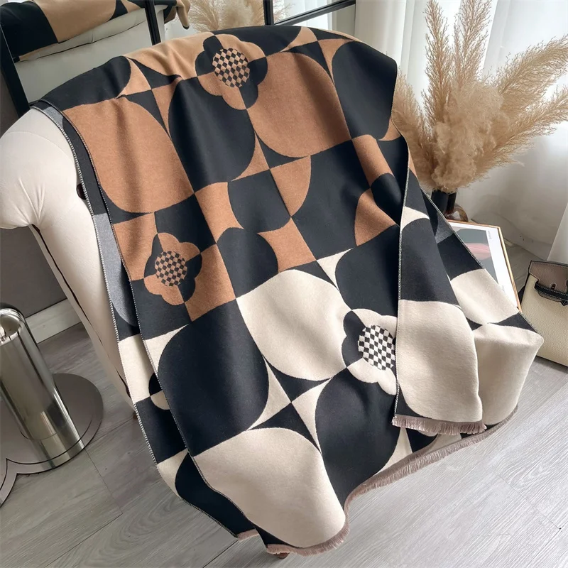 The New 2024 Scarf Double-Sided Thermal Four-Leaf Plaid Fashion Elegant Imitation Cashmere Scarf Shawl Woman
The New 2024 Scarf Double-Sided Thermal Four-Leaf Plaid Fashion Elegant Imitation Cashmere Scarf Shawl Woman