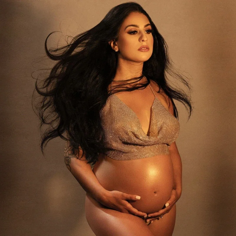 Maternity Photography Metal Sequins Clothing Pregnant Dress Sexy Chain Suspender Vest Suitable Pregnant Women Personality Dress
Maternity Photography Metal Sequins Clothing Pregnant Dress Sexy Chain Suspender Vest Suitable Pregnant Women Personality Dress