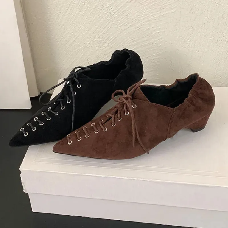 Retro Lace-Up Low Chunky Heel Designer Pumps Women British Style Pointed Toe Casual Shoes Comfort Office Formal Heels for Ladies
Retro Lace-Up Low Chunky Heel Designer Pumps Women British Style Pointed Toe Casual Shoes Comfort Office Formal Heels for Ladies