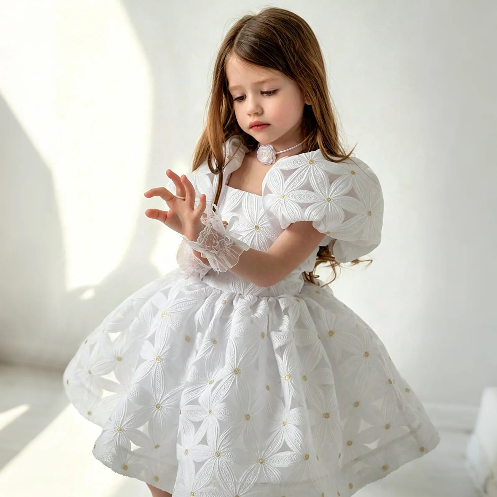 White Daisy Bubble Sleeve Princess Dress 4-8y Birthday Party Dress Fashion Children Clothing Elegant Square Neck Puffy Skirt
White Daisy Bubble Sleeve Princess Dress 4-8y Birthday Party Dress Fashion Children Clothing Elegant Square Neck Puffy Skirt