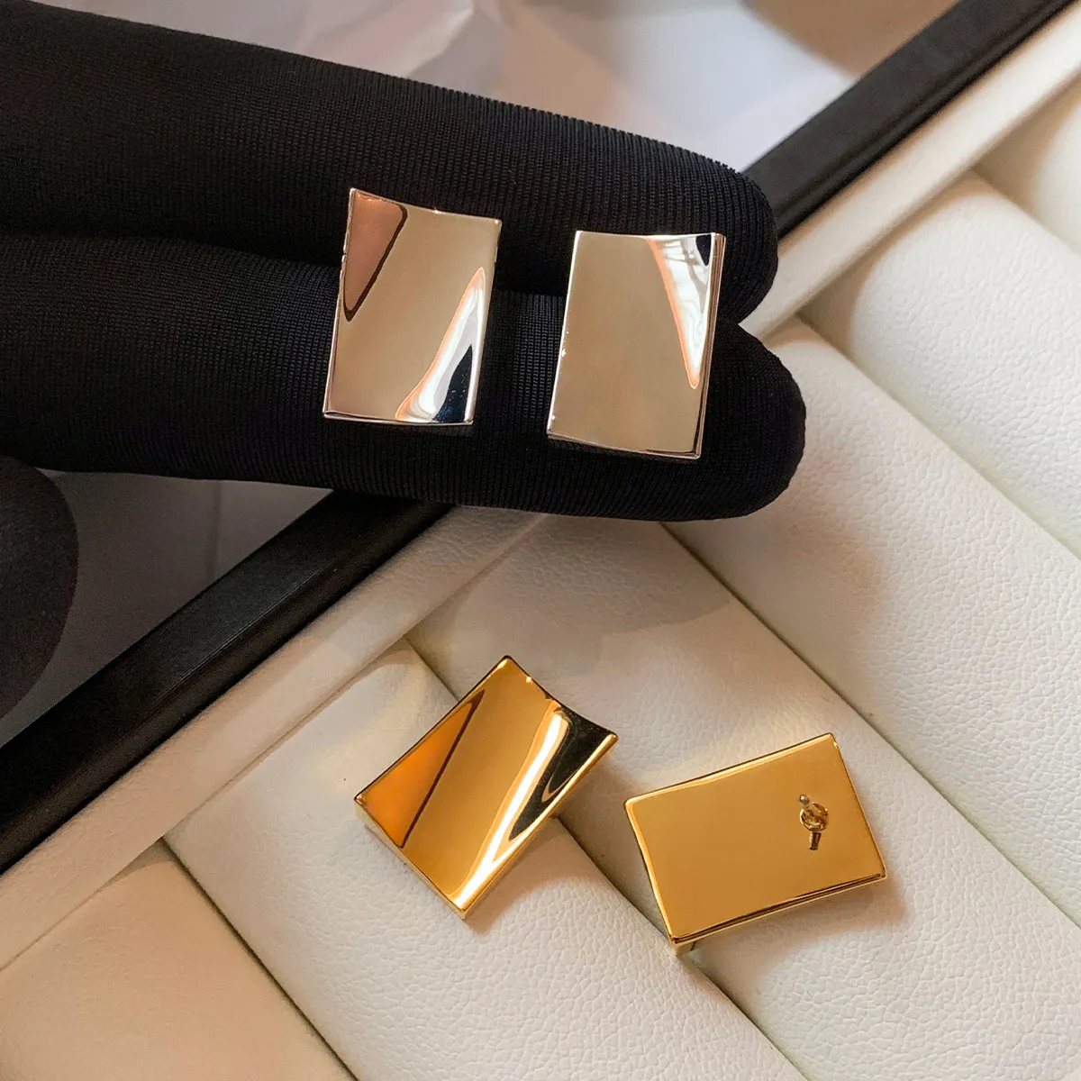 Minimalist Gold Color Square Earrings for Women Girls Irregular Geometric Simple Metal Stud Earrings Fashion Jewely
Minimalist Gold Color Square Earrings for Women Girls Irregular Geometric Simple Metal Stud Earrings Fashion Jewely