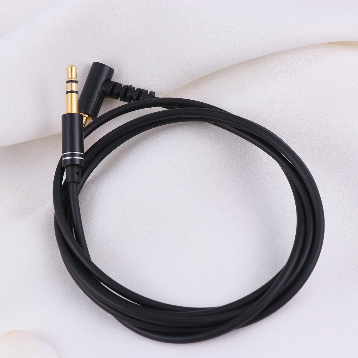 3.5Mm Male To Male Aux Audio Extension Cable 1M With Mic For Car Stereo Headphone Black Aux Cord Adapter
3.5Mm Male To Male Aux Audio Extension Cable 1M With Mic For Car Stereo Headphone Black Aux Cord Adapter