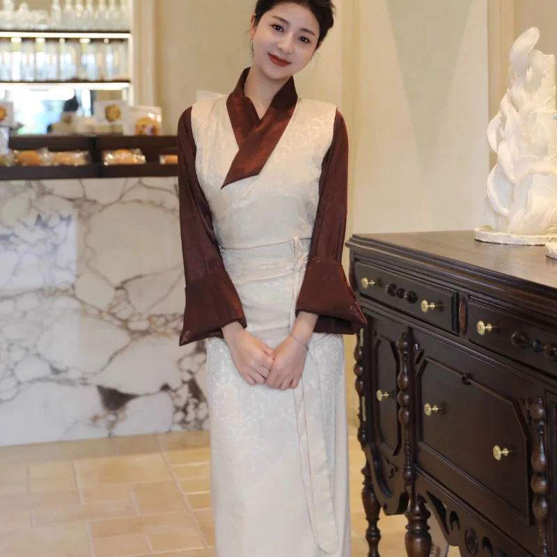 Chinese Bora Dress Women's Traditional Lhasa Dress Dance Two Piece Set
Chinese Bora Dress Women's Traditional Lhasa Dress Dance Two Piece Set