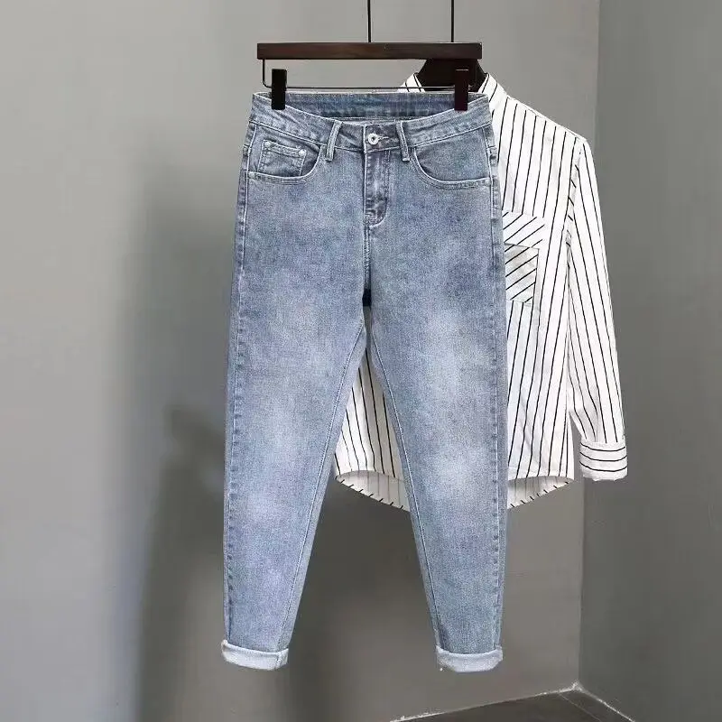 Мужские прямые джинсы, легкие, модные, весенне-осенние, корейские, универсальные, модные, молодежные, повседневные, на молнии со средней талией
Мужские прямые джинсы, легкие, модные, весенне-осенние, корейские, универсальные, модные, молодежные, повседневные, на молнии со средней талией