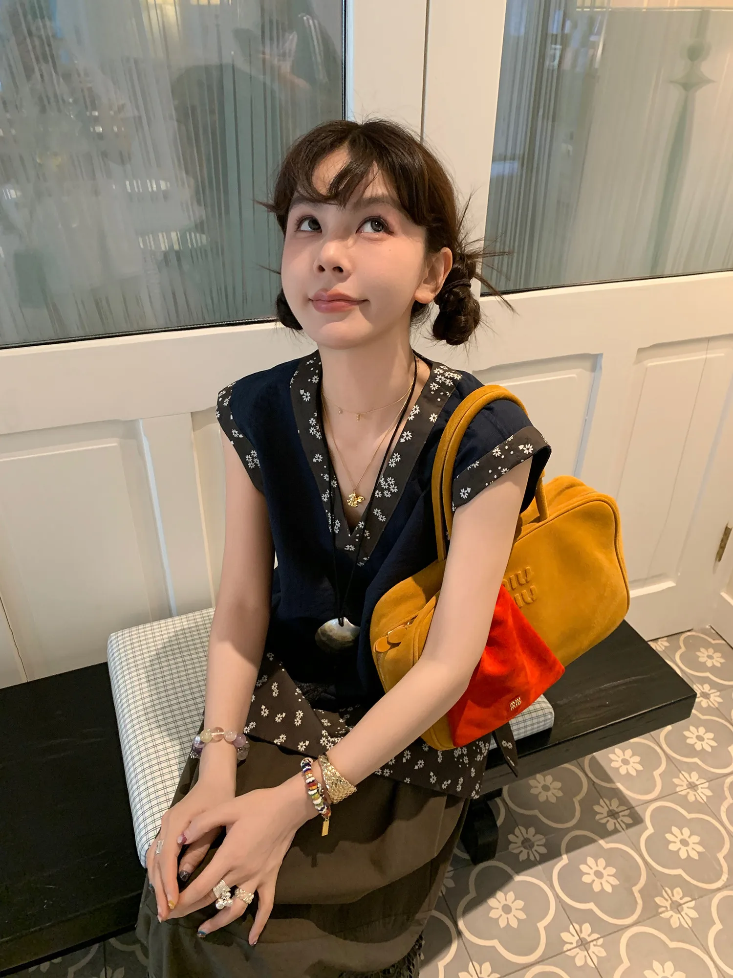 Le Rouge Retro Narrative Two-Way Wear Floral Patchwork Simple V-Ne Svel Top Women's Commute Sle Straight Tube
Le Rouge Retro Narrative Two-Way Wear Floral Patchwork Simple V-Ne Svel Top Women's Commute Sle Straight Tube