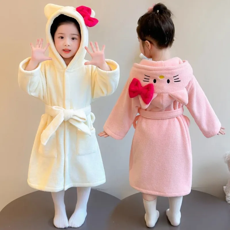 Sanrio HelloKitty халат пижамы синие фланелевые милые зимние детские пижамы пижамы для малышей халат с капюшоном новая повседневная домашняя одежда
Sanrio HelloKitty халат пижамы синие фланелевые милые зимние детские пижамы пижамы для малышей халат с капюшоном новая повседневная домашняя одежда