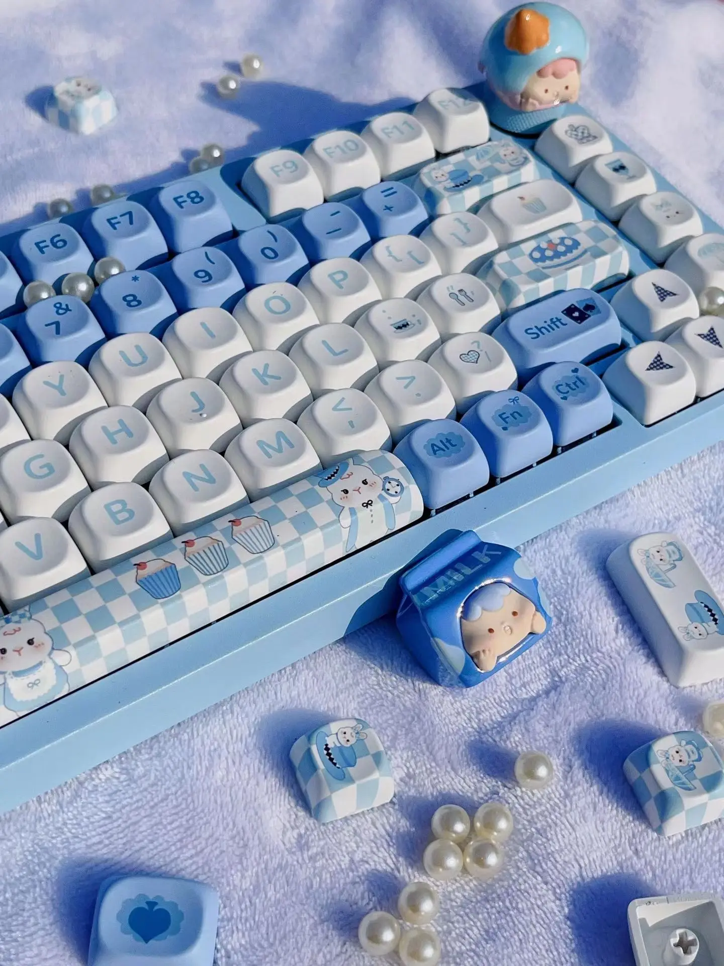 140Keys Cute Blue Rabbit Keycaps Moa Pbt Dye Sublimation Mechanical Keyboard DIY Keycaps For Mx Switch Cat Alice Rabbit Theme
140Keys Cute Blue Rabbit Keycaps Moa Pbt Dye Sublimation Mechanical Keyboard DIY Keycaps For Mx Switch Cat Alice Rabbit Theme