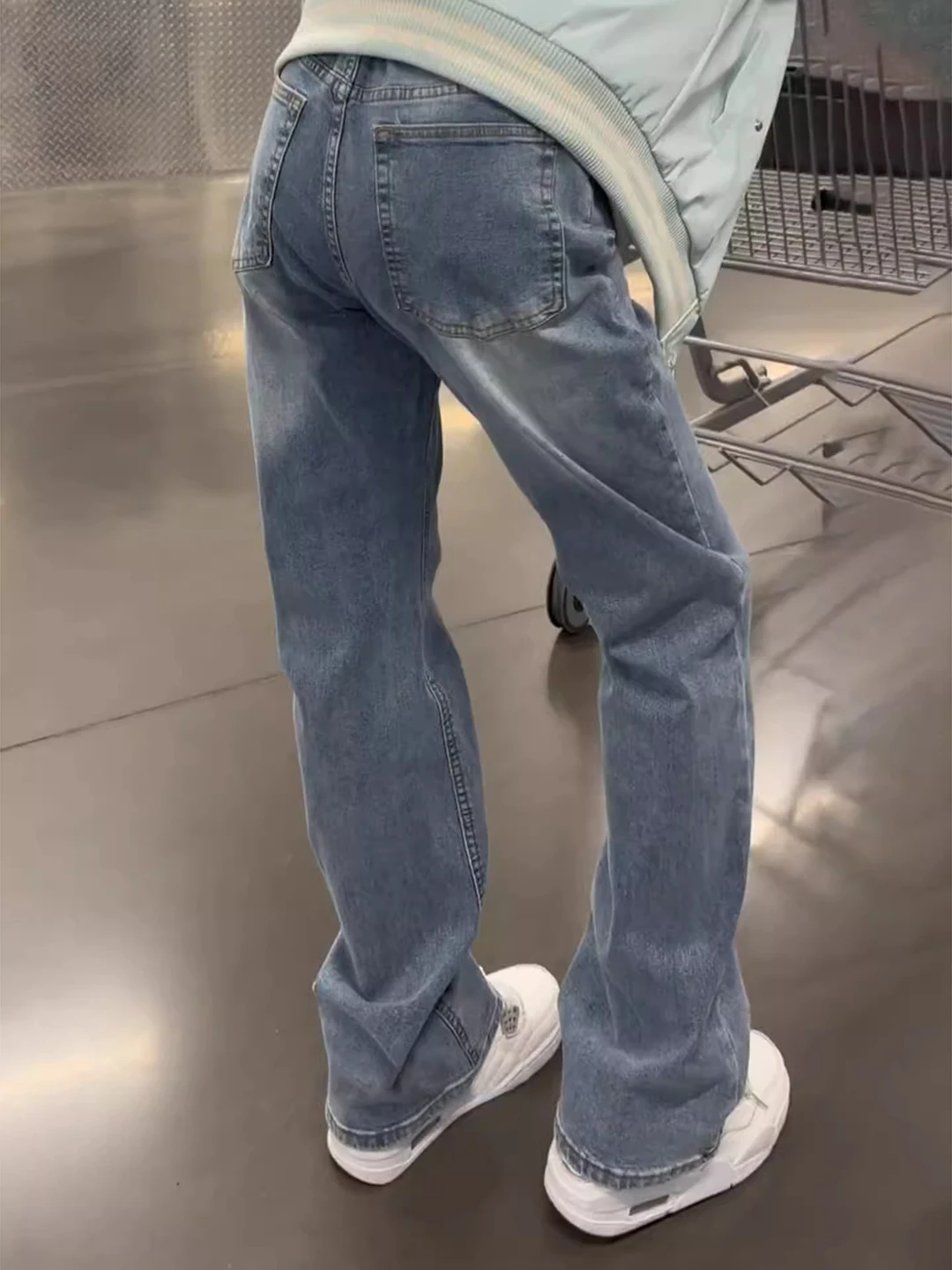 Light Blue Waed Semi-Elastic Flared Jeans Men's American Retro Vibe Fce-Lined Knife Straight Leg Pants
Light Blue Waed Semi-Elastic Flared Jeans Men's American Retro Vibe Fce-Lined Knife Straight Leg Pants