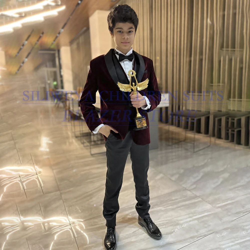 Formal Boy's Clothing Elegant Single Breasted Shawl Lapel Slim Fit 3 Piece Jacket Pants Vest Slim Fit Kids Clothing Outfits
Formal Boy's Clothing Elegant Single Breasted Shawl Lapel Slim Fit 3 Piece Jacket Pants Vest Slim Fit Kids Clothing Outfits