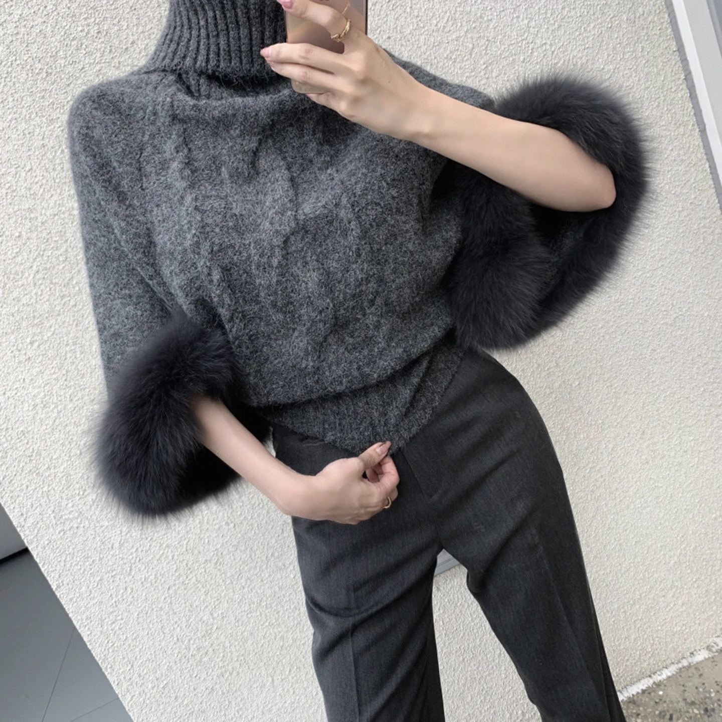 Autumn Winter New Sle Women's Knitted Sweater Fur Cuffed High Collar Twist Knitwear Faionable Versatile Warm Top
Autumn Winter New Sle Women's Knitted Sweater Fur Cuffed High Collar Twist Knitwear Faionable Versatile Warm Top