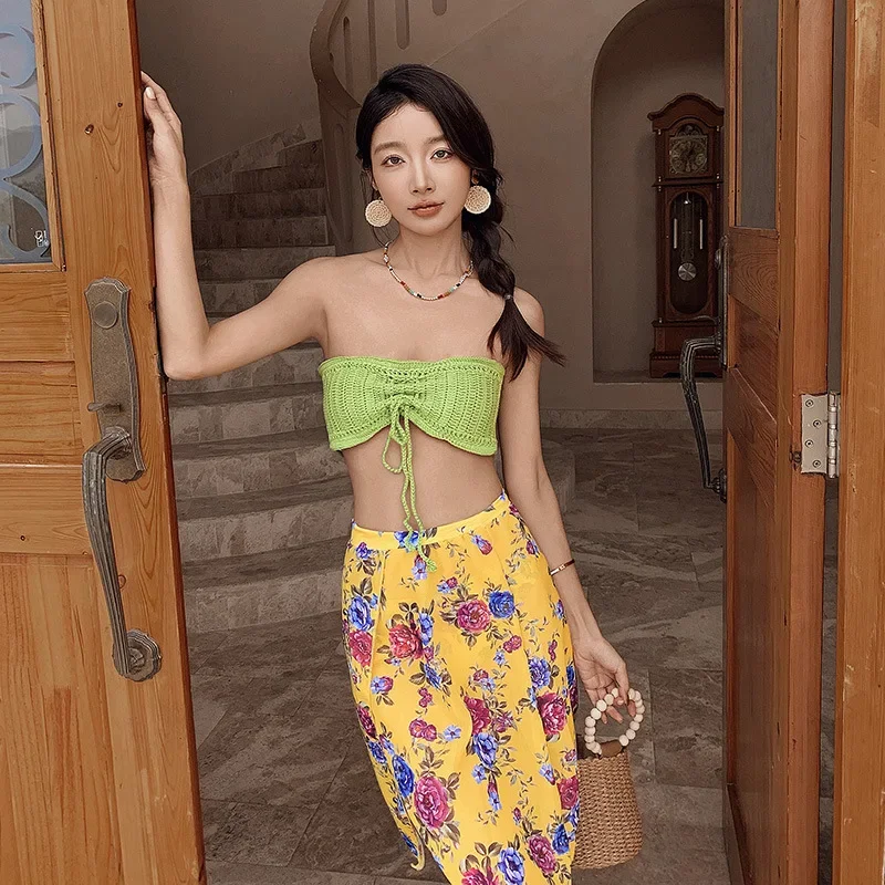 90s Retro Seoul Bikini Set Bandeau Top Push-Up Bottoms Waist Defining Two-Piece Swimwear for Beach Vacations
90s Retro Seoul Bikini Set Bandeau Top Push-Up Bottoms Waist Defining Two-Piece Swimwear for Beach Vacations