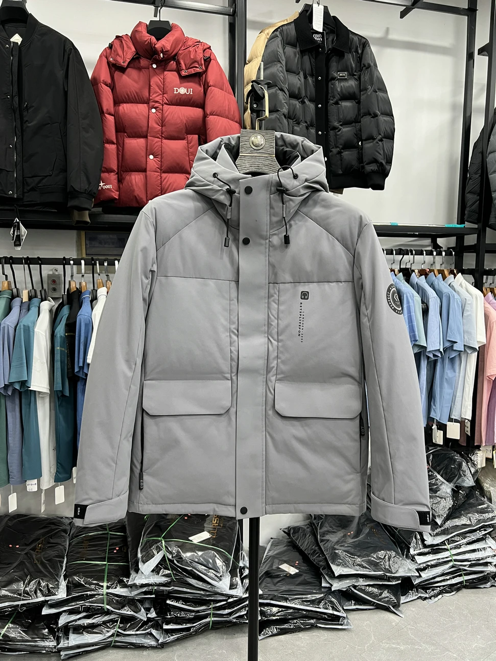 Пуховик LiuJia с капюшоном: базовый, теплый, модный, повседневный, простой, осенне-зимний, из полиэфирного волокна, с длинными рукавами, на молнии
Пуховик LiuJia с капюшоном: базовый, теплый, модный, повседневный, простой, осенне-зимний, из полиэфирного волокна, с длинными рукавами, на молнии