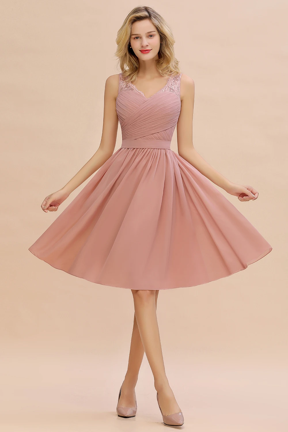 Classic Dusty Rose Chiffon A Line Bridesmaid Dresses For Wedding Party V Neck Sleeveless Lace Fashion Short Prom Homecoming Gown
Classic Dusty Rose Chiffon A Line Bridesmaid Dresses For Wedding Party V Neck Sleeveless Lace Fashion Short Prom Homecoming Gown