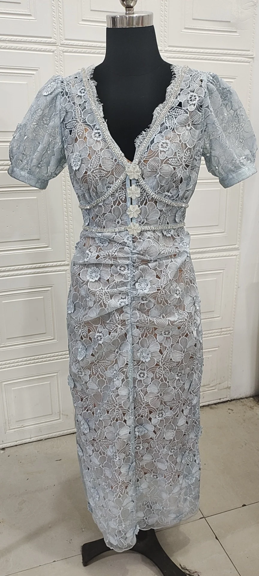 Summer Women Midi Long Dress Short Sleeve Crystal Diamond Chain Flower Button Embroidery Lace Bodycon Dresses Blue Party Outfits
Summer Women Midi Long Dress Short Sleeve Crystal Diamond Chain Flower Button Embroidery Lace Bodycon Dresses Blue Party Outfits