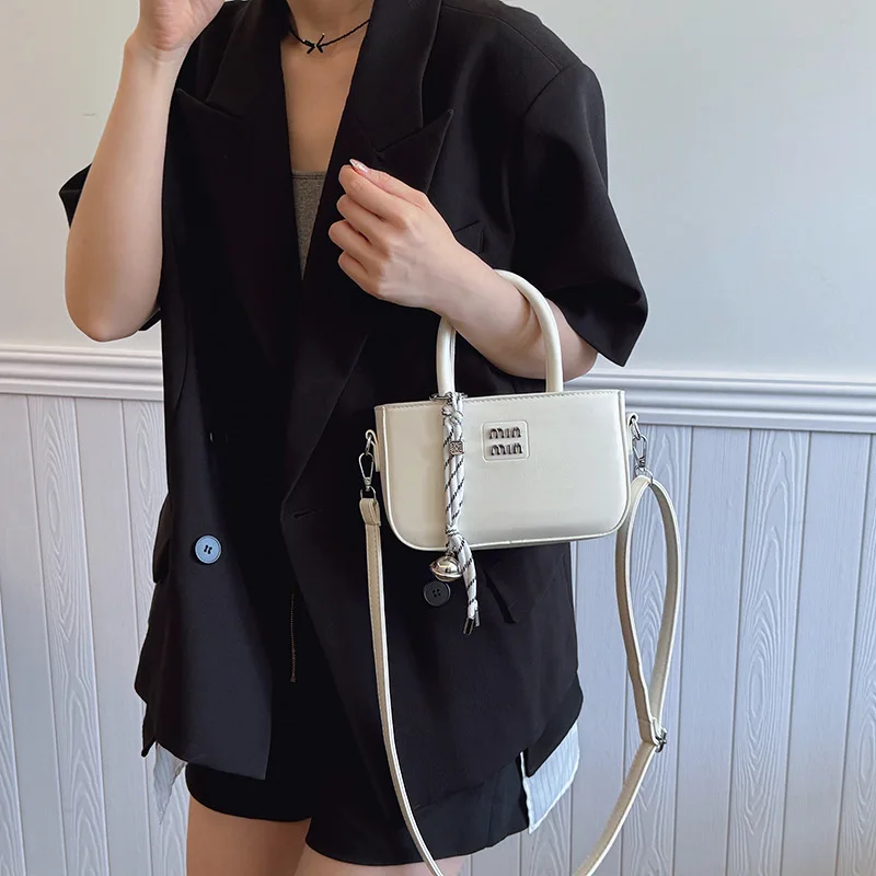 Luxury 2025 Retro Box Bag Women Artisanal Pebbled Leather Convertible Office-to-Event Multi-Scene Effortlessly Chic Essentials
Luxury 2025 Retro Box Bag Women Artisanal Pebbled Leather Convertible Office-to-Event Multi-Scene Effortlessly Chic Essentials