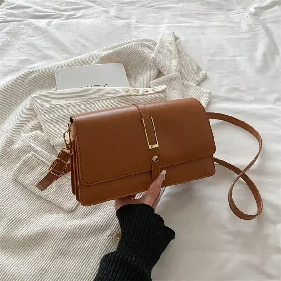 Solid Color Simple Small , Single Shoulder Crossbody Design, Neat Lines, Beach Travel, Various Party Occasions To Create Simple Temperament Modeling
Solid Color Simple Small , Single Shoulder Crossbody Design, Neat Lines, Beach Travel, Various Party Occasions To Create Simple Temperament Modeling
