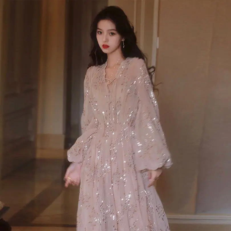 Korean Sequin Dress Sexy V-Neck Lantern Long Sleeve Beach Dress Women Spring Summer Elegant Swing Long
Korean Sequin Dress Sexy V-Neck Lantern Long Sleeve Beach Dress Women Spring Summer Elegant Swing Long