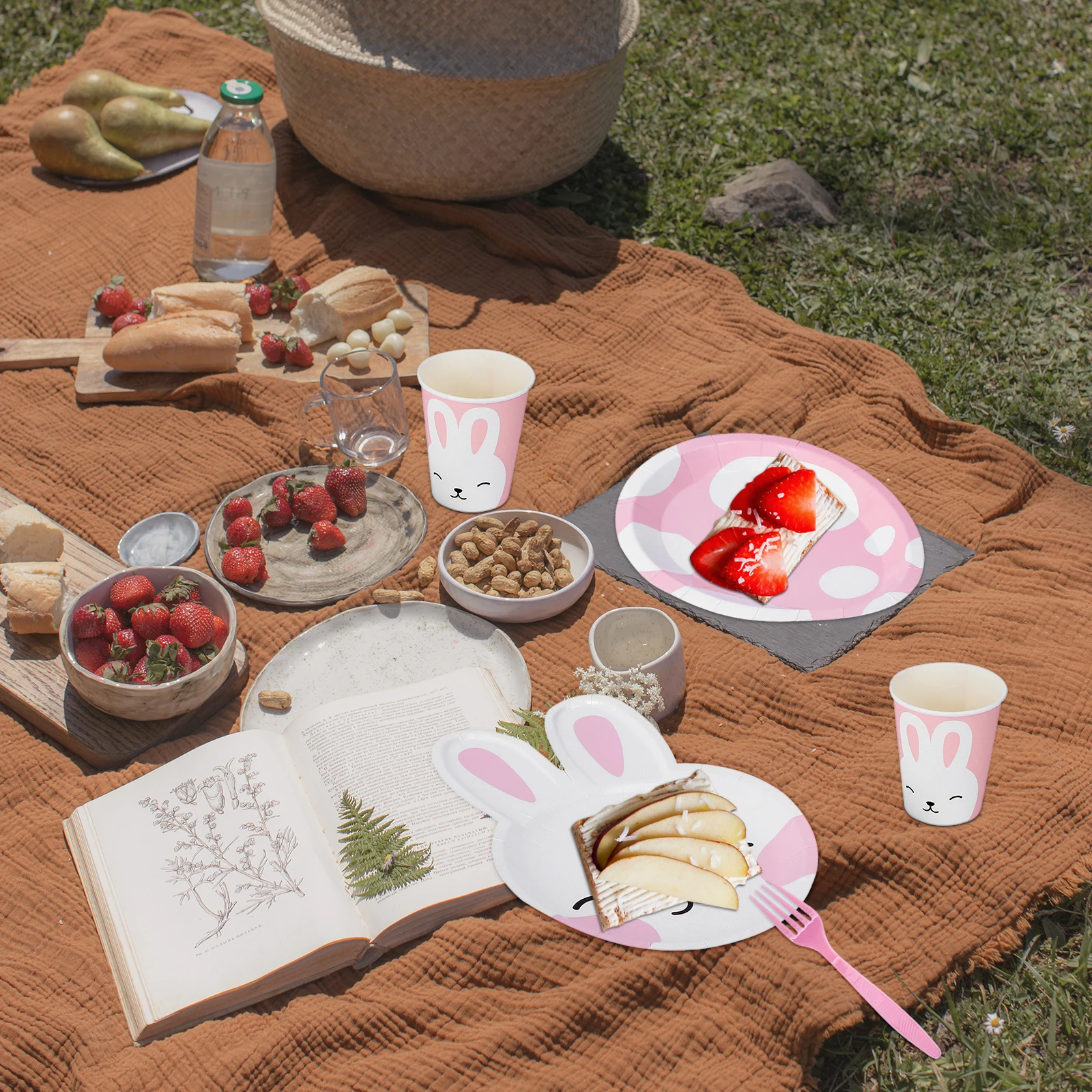 1 set Rabbit Pattern Party Supplies Disposable Paper Tableware Set For Picnic Gathering Festival Barbecue Use Eco-Friendly 
1 set Rabbit Pattern Party Supplies Disposable Paper Tableware Set For Picnic Gathering Festival Barbecue Use Eco-Friendly