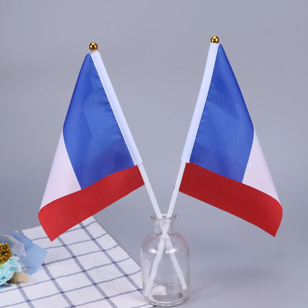 20pcs Hand Held Small France Flag On Stick International World Country Stick Flags Banners Party Decoration
20pcs Hand Held Small France Flag On Stick International World Country Stick Flags Banners Party Decoration