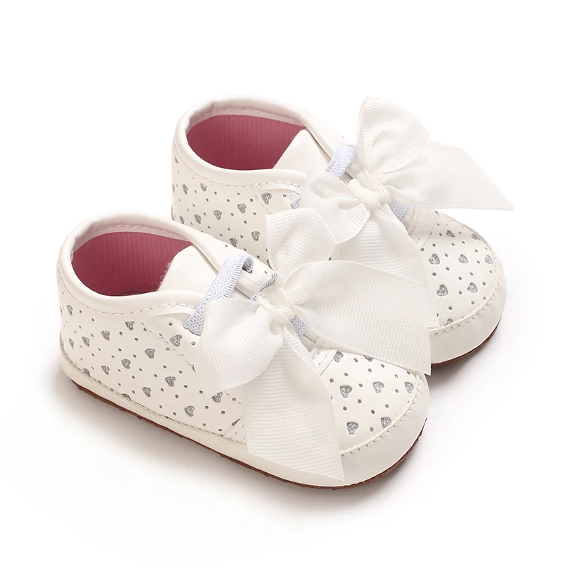 Spring and summer love floral cloth shoes, comfortable walking shoes for baby girls
Spring and summer love floral cloth shoes, comfortable walking shoes for baby girls