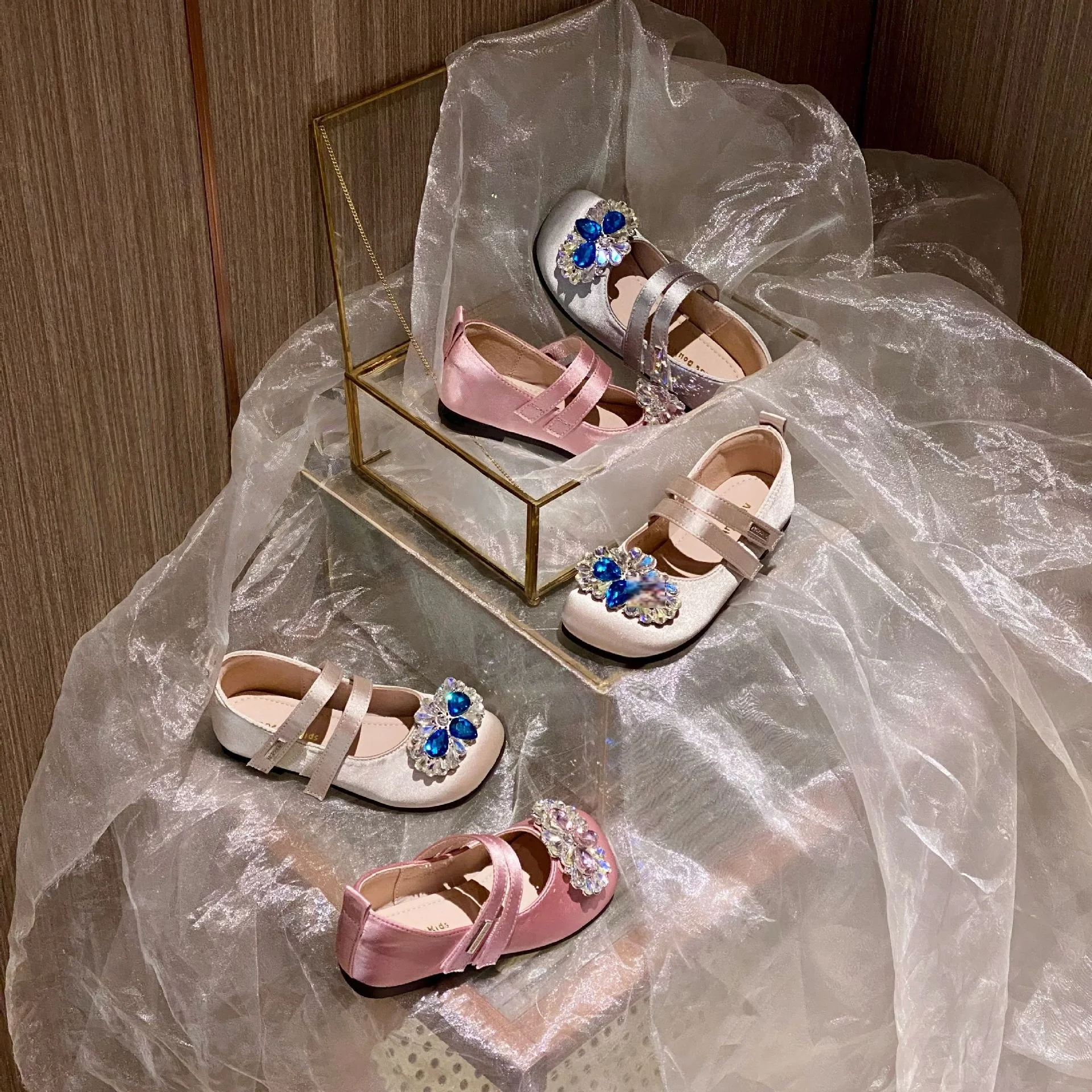 Girls Pink Mary Janes 2026 Children Rhinestone Flats Princess Beige Anti-Slip Shoes Toddler Fashion Soft Sole Size 25-35
Girls Pink Mary Janes 2026 Children Rhinestone Flats Princess Beige Anti-Slip Shoes Toddler Fashion Soft Sole Size 25-35