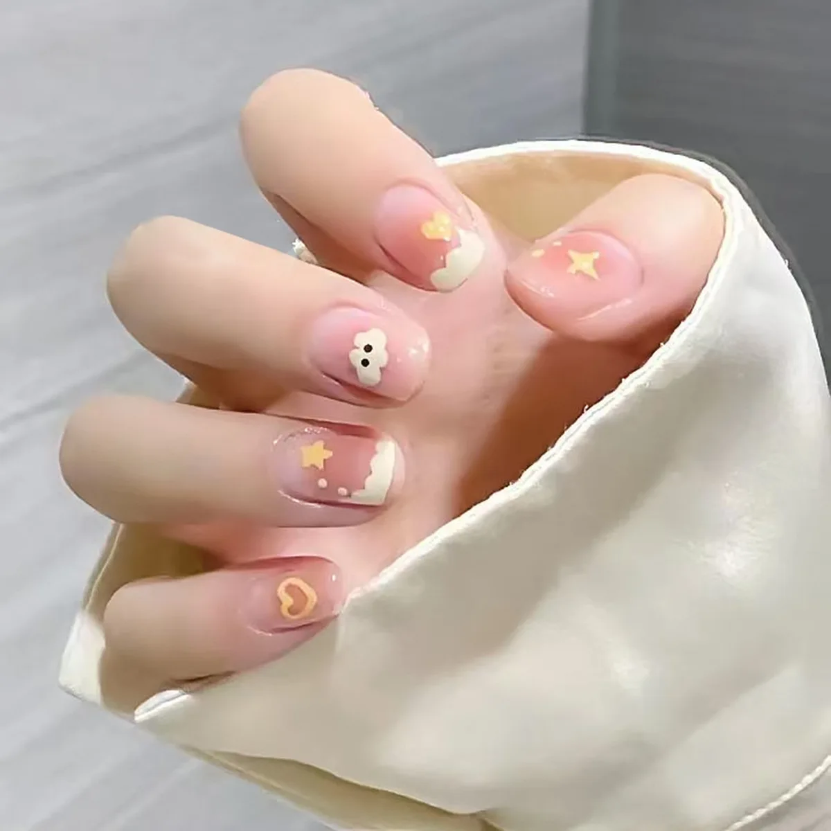 24 Pcs Simple Press Ons Nails Acrylic Cute Blush Clouds Heart Stars False Nails with Design Summer Sweet Cheap Nail Tips 2025
24 Pcs Simple Press Ons Nails Acrylic Cute Blush Clouds Heart Stars False Nails with Design Summer Sweet Cheap Nail Tips 2025
